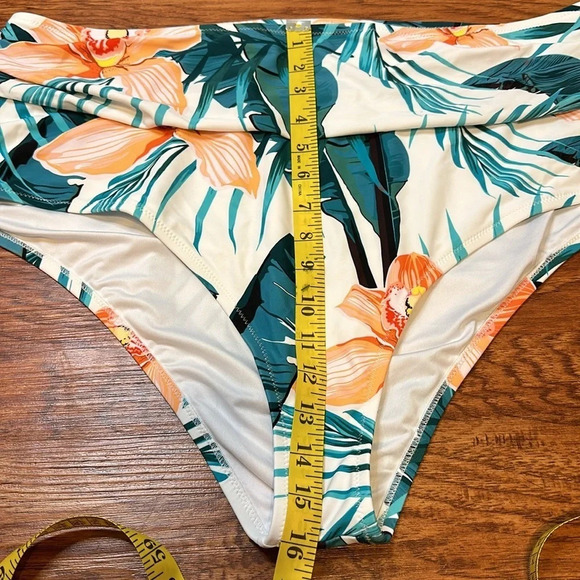 Cupshe High Waisted Floral Plus Size Bikini Bottom 4X - Picture 7 of 9